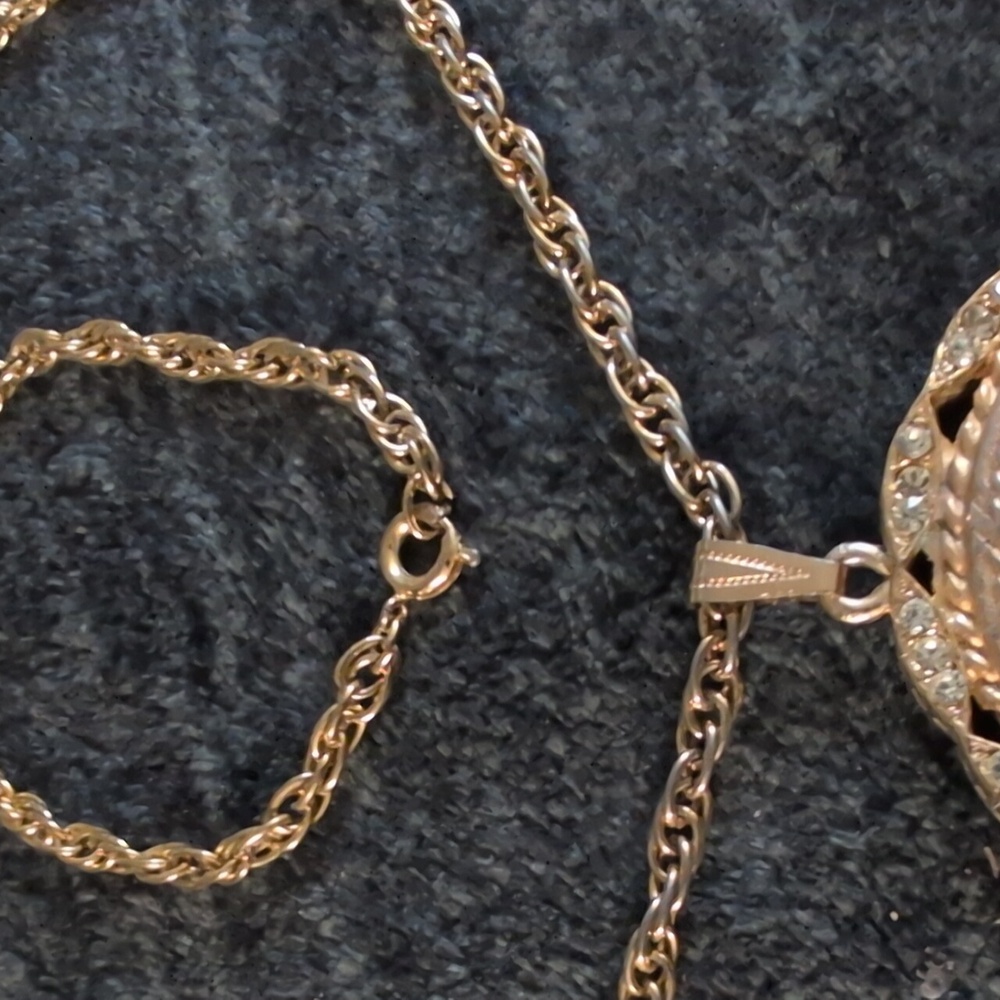 VTG 80's Pisces Pendant And Chain - Picture 3 of 4
